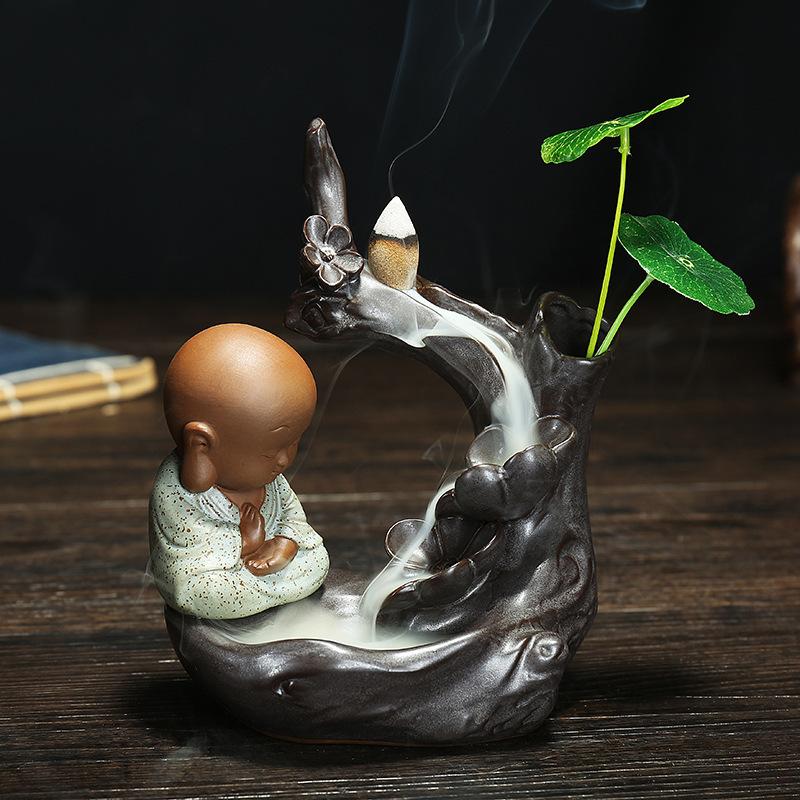 

Little Monk Small Buddha Incense Ceramic Burner Fragrance Holder Backflow Censer Creative Smoke Reflux Incense Stick Incense світло-сірого кольору