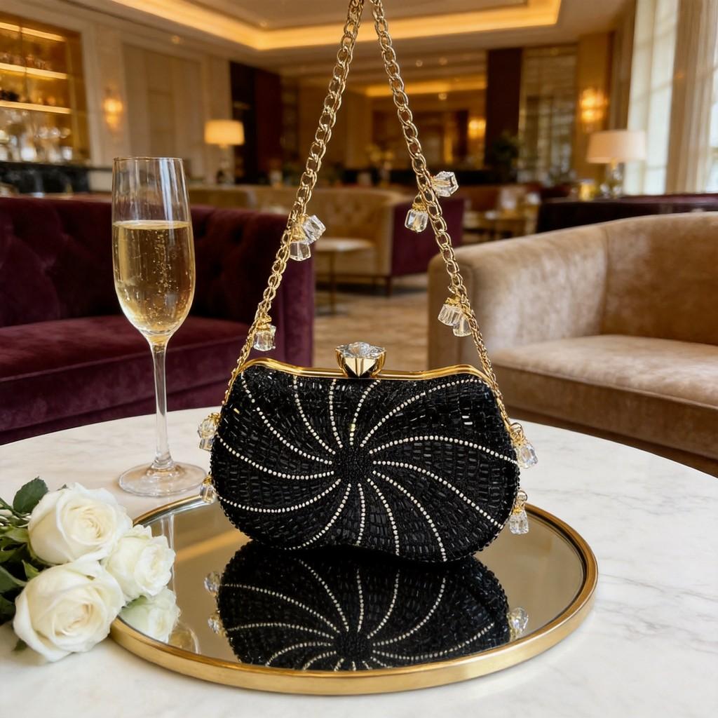 Fashion Ladies Sparkling Water Diamond Evening Bag With Lock Closure For Formal Events