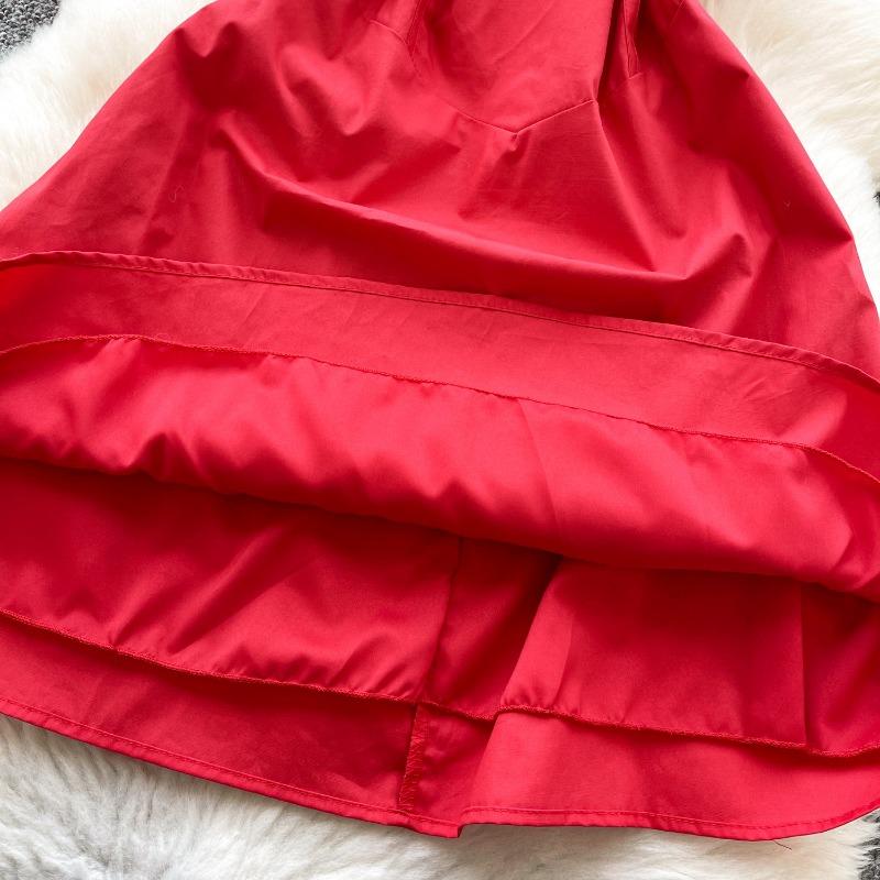 Letní dámské šaty s ramínky bez ramínek a šaty pro horkou holku