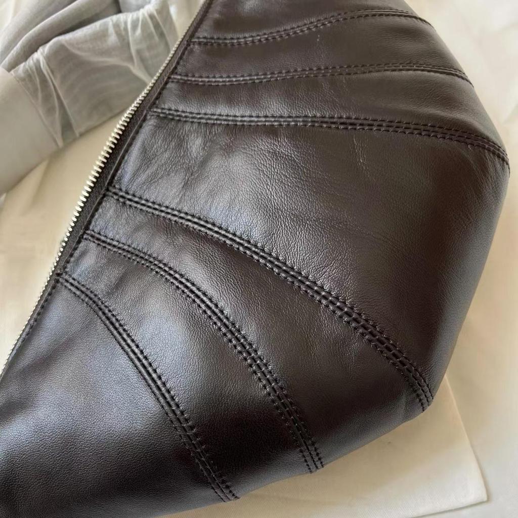 Prawdziwa Torba Croissant ze Skóry Owczej 2024: Nowa torba listonoszka o teksturze skóry w neutralnym, swobodnym stylu