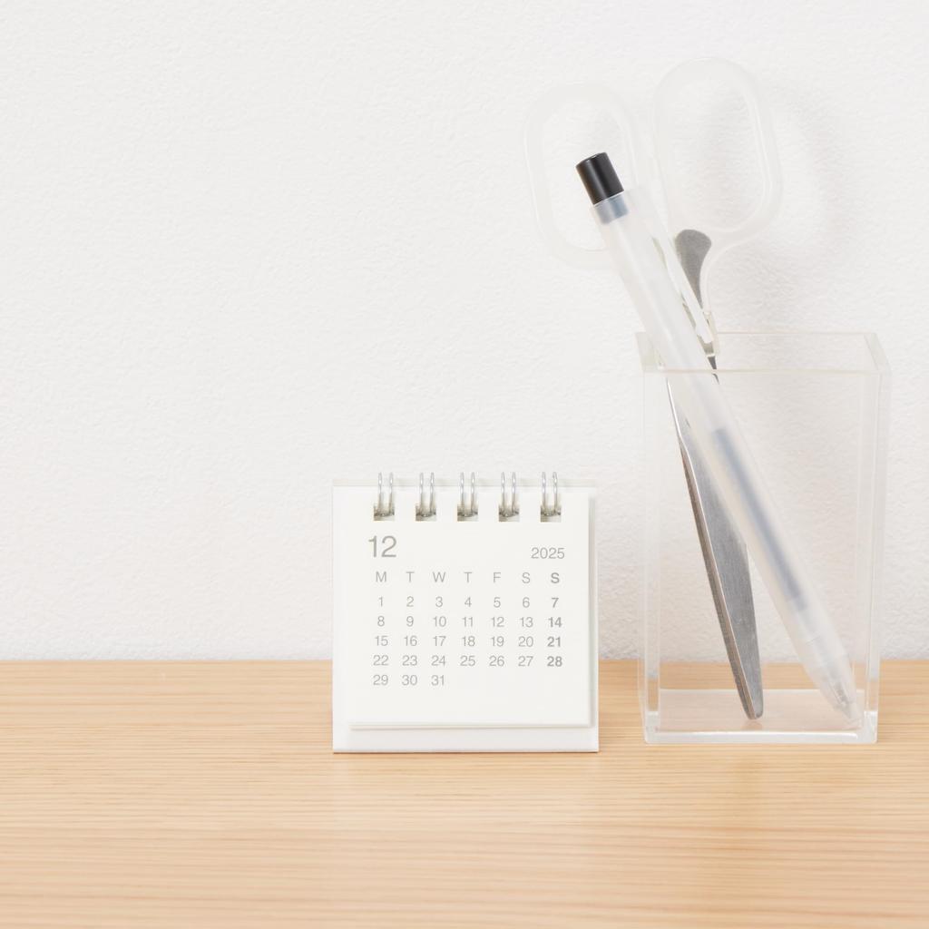 MUJI 2026 Papír z bagasy Stolní Mini Prosinec 2025 Prosinec Pondělí 60 x 60 Stolní 84854118 Kalendář, - 2026, Začátek, Bílá, Cca. mm, Použijte,