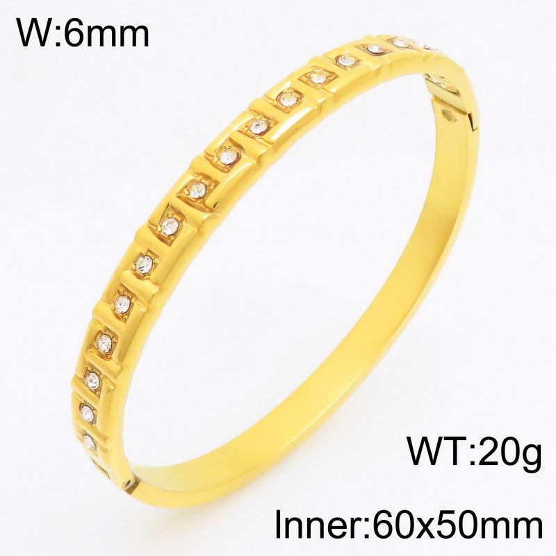 Retro 18K Gold Plated Titanium Steel Star Bracelet with Round Diamond Inlay for Women