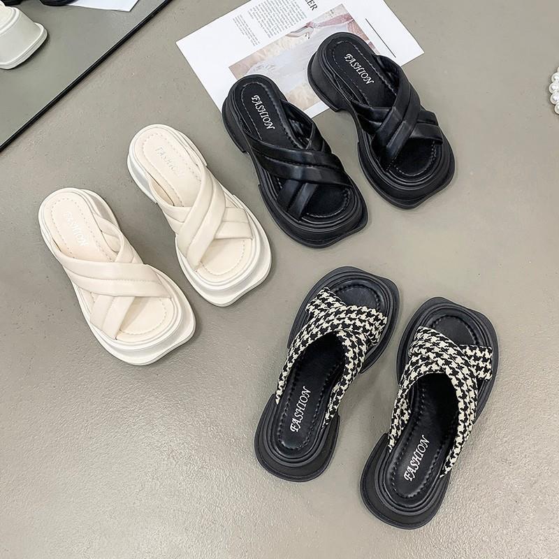 Fashion Fashion New Summer Cross Strap Beach Shoes for Casual, Fashionable, Comfortable and Versatile Thick-soled Sandals and Slippers