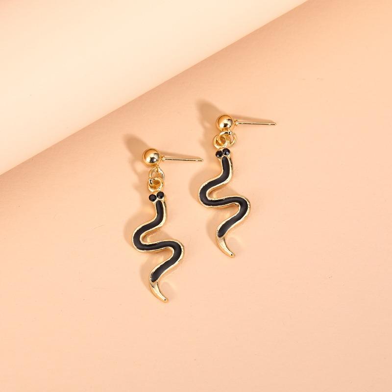 Fashion Accessories Personality Creative Curved Snake Earrings Alloy Drip Snake Earrings Female Small Snake Ears