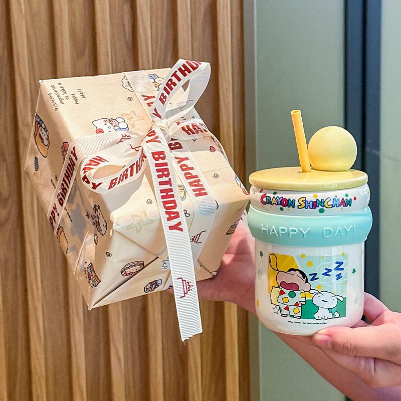 Crayon Xiaoxin Keramiktasse mit Deckel Kinder Strohbecher Niedliche Cartoon Studenten Wassertasse Geburtstagsgeschenkbox