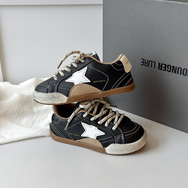 Children's sports shoes Korean version of low-top board shoes 2025 spring and autumn new popular girls soft-soled non-slip casual shoes versatile