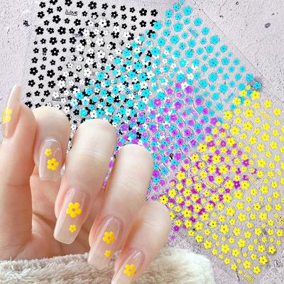 Kleiner, frischer 3D-Nagelkunstaufkleber mit fünf Blütenblättern, 5 Farben, süßer Blumenkleber, selbstklebender Vollaufkleber, Nagelaufkleber
