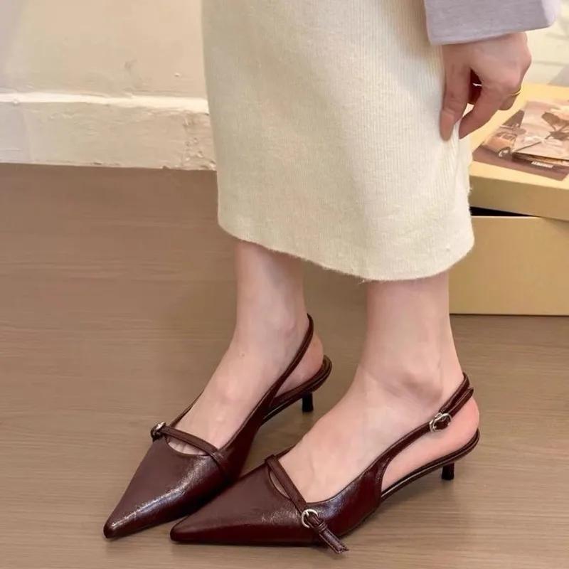 

2025 Женская обувь Ремешок с пряжкой Женские туфли на высоком каблуке Новинка Бестселлер Офис и карьера Летние уличные Сандалии с закрытым носком 39 коричневый