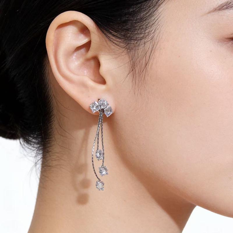 S925 Silver Needle Zircon Tassel Stud Earrings, Elegant Long Style, Light Luxury Slimming Design белый
