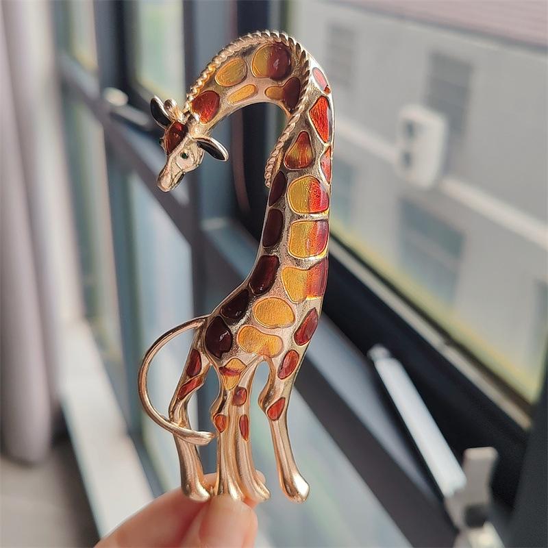 

Enamel Giraffe Brooches for Women Unisex Animal Pin Deer Lapel Pins Party Jewelry Accessories Gifts