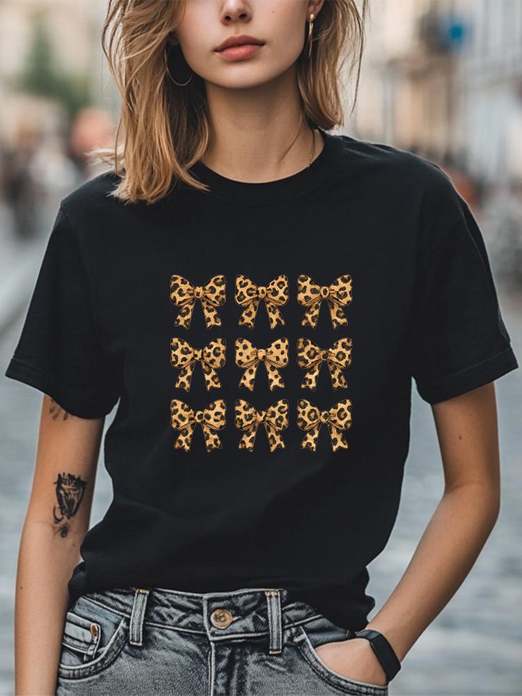 Leopard Print Bow Cute Animal Print Ribbons T-Shirt Trendy Stylish Graphic Tee Unisex T-Shirt S