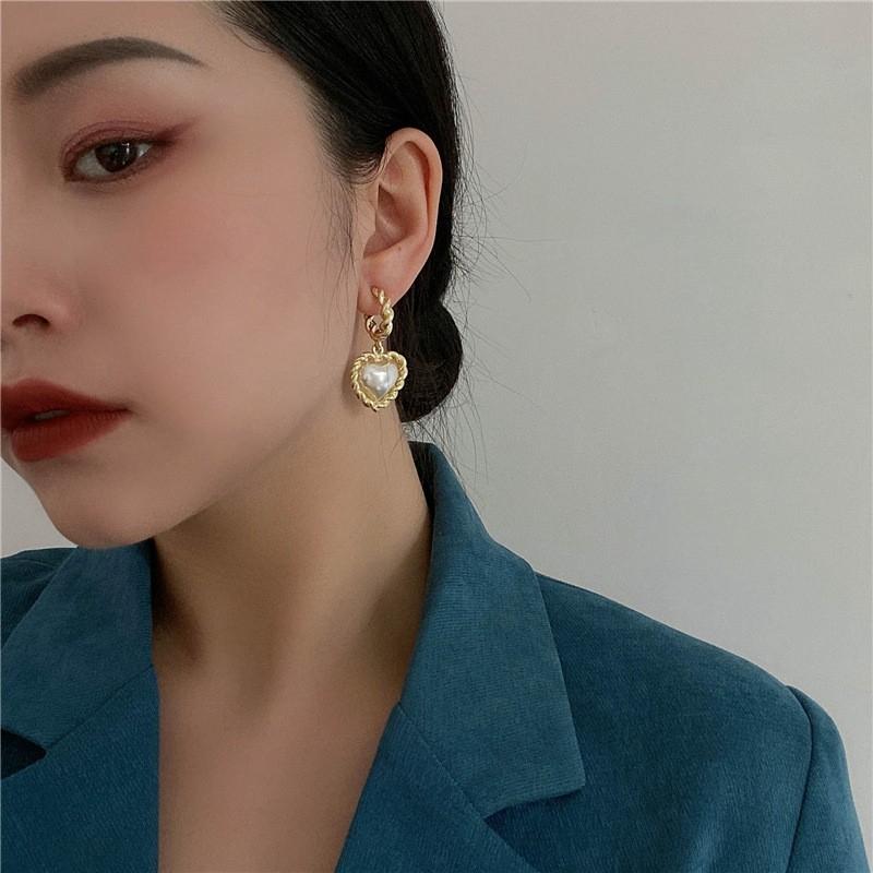 

Винтажные женские металлические серьги ярких цветов в форме сердца, уникальный дизайн и простой стиль белый