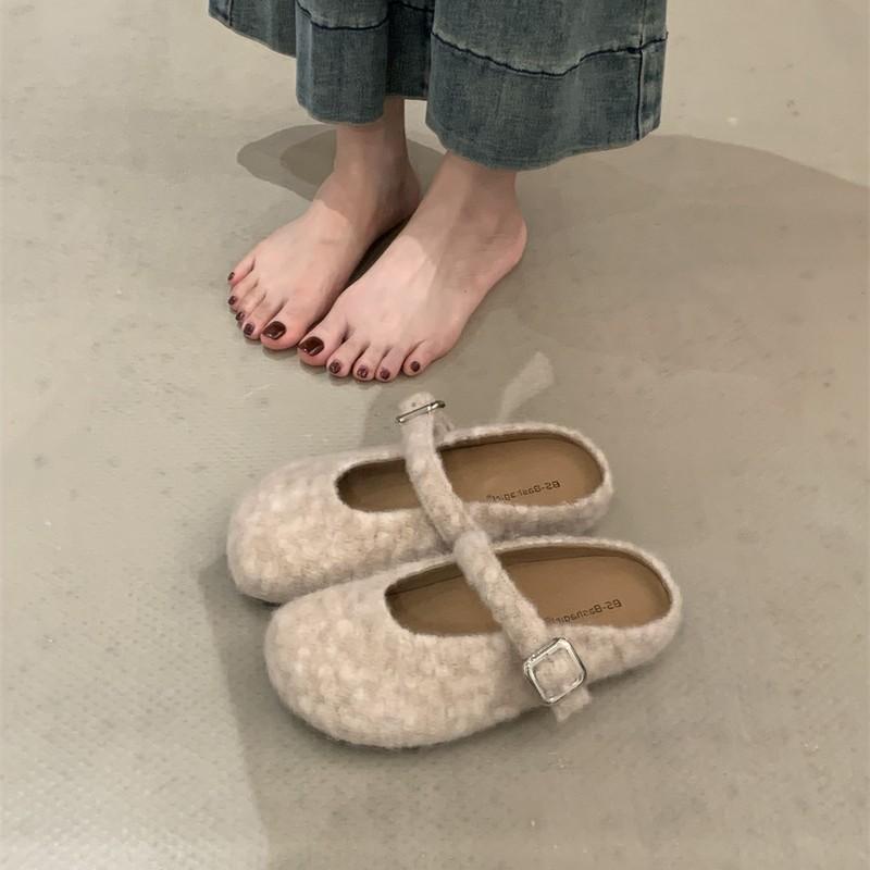French Evening Wind Retro Lightweight Light Mouth Baotou with Lamb Bread Toe Girl Muller Shoes Wearing Slippers Woman