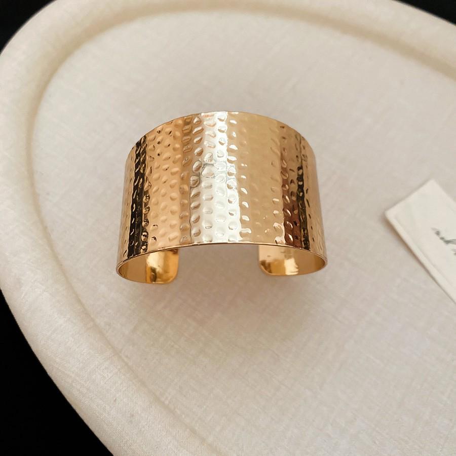 European-American Geometric Metallic Open Bangle: Simple, Versatile, Niche Design Bracelet