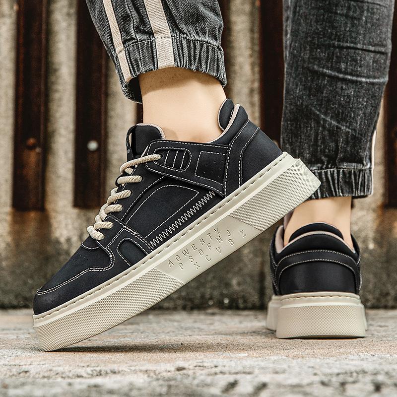 Fashion Casual men's board shoes Thick sole and trendy styles Outdoor Fashion Street Walking Classic black high-quality youth shoes Hot