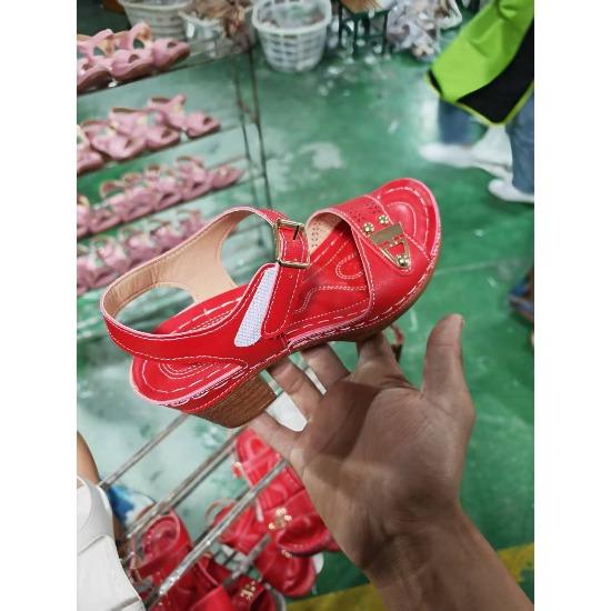 Europäische und amerikanische Sandalen mit dickem Absatz für Damen zum Tragen Neue Sommer-Sandalen mit dickem Absatz in großen Größen für Damen Lässig und bequem