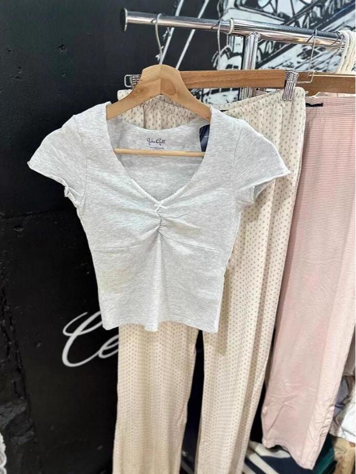 T-shirt à manches courtes plissé avec col en dentelle et nœud style BLACKPINK - Haut en coton ajusté pour femme