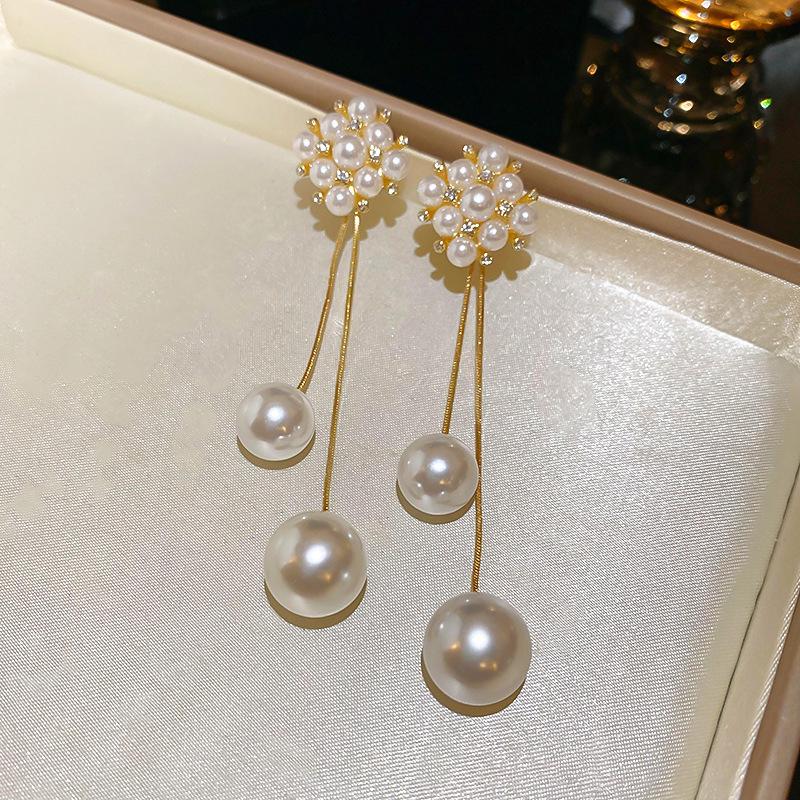 Silver Needle Luxury Zircon Flower & Butterfly Pearl Earrings - High-End French Retro Autumn/Winter Style