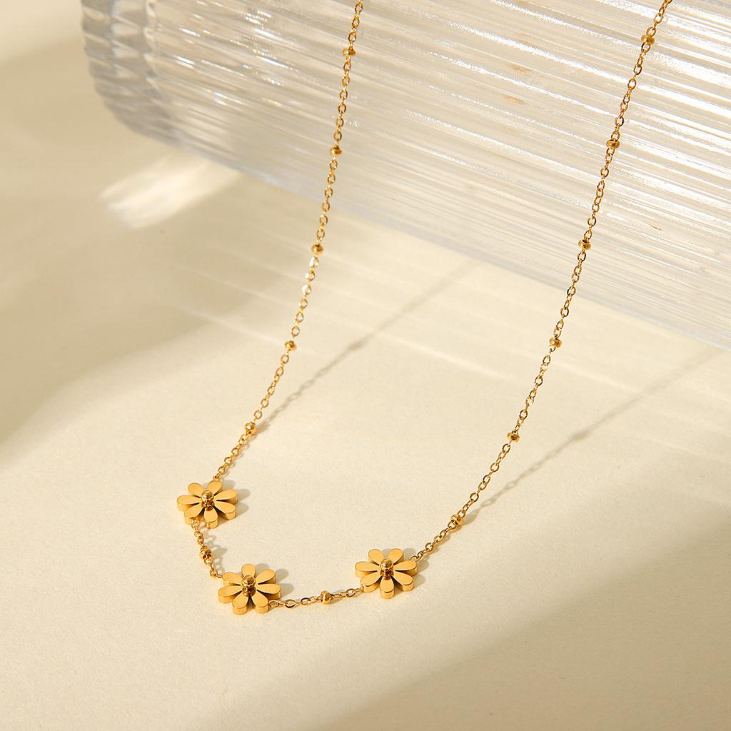 Kleine Gänseblümchen Sonnenblumen Anhänger Halskette Für Frauen Titanstahl Schlüsselbein Kette Anlaufbeständiger Schmuck