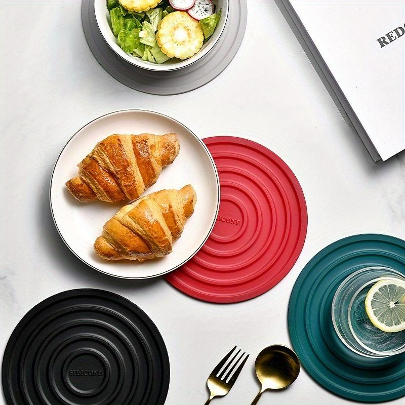 High Temperature Resistant Silicone Insulation Mat with Storage Seat Household Cup Mat Bowl and Tray Non Slip Silicone Mat.