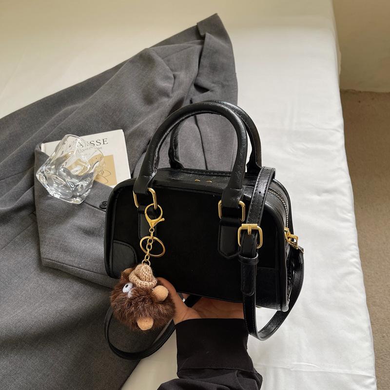 

Retro bag women s autumn and winter 2025 new fashion shoulder messenger bag women s casual portable commuter pillow bag Without pendant