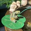 Figura de Tortuga Pescadora Tortuga Pequeña Linda sobre Hoja de Loto Escultura de Resina para Acuario Patio Piscina Estanque Decoración de Jardín Exterior