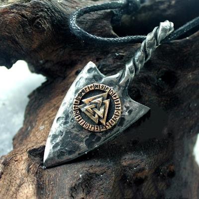 Vintage Erkekler Viking Çinko alaşımlı Odin Silah GUNGNIR Kolye Kolye Viking Mızrak Kazınmış Valcnut ve Rune Kolye Kolye