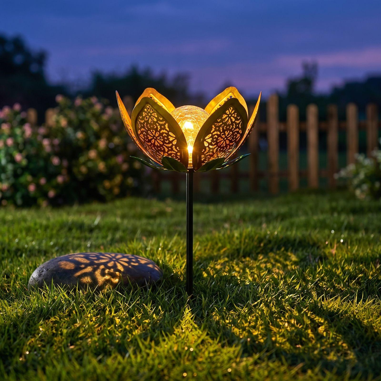 

Solar Powered Garden Light Outdoor Decorative Flower Stake Lamp Metal Petal Design Landscape Lighting for Yard Pathway Patio one size