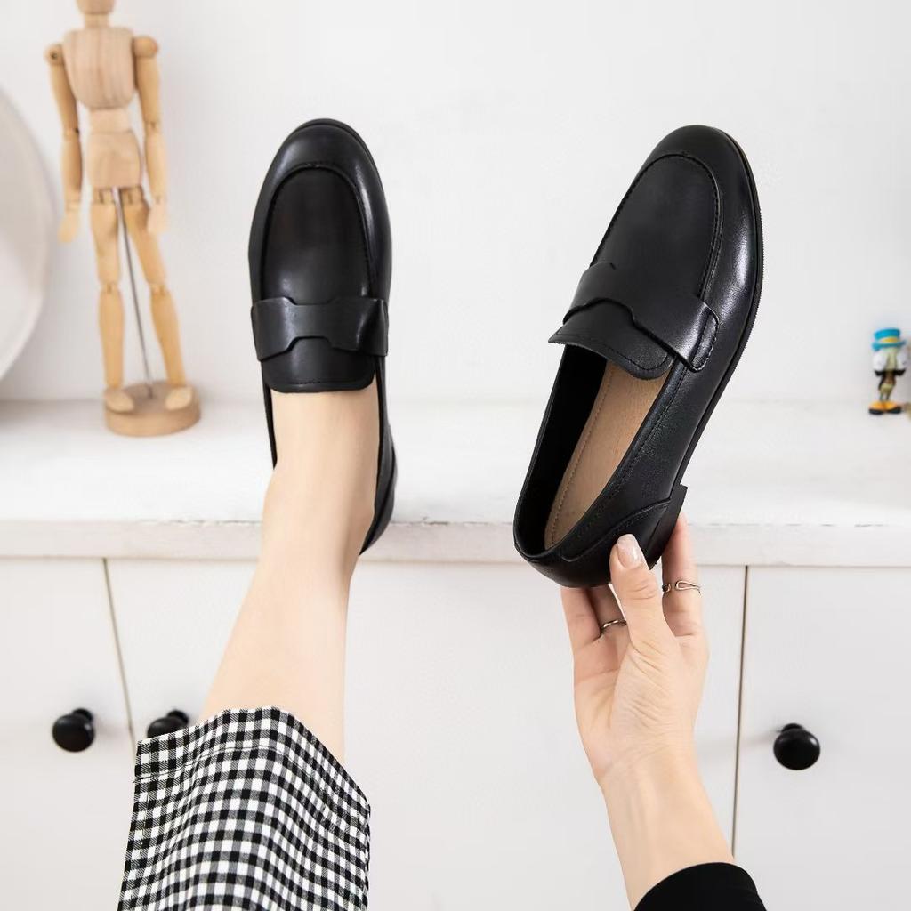 Spring new solid color first-layer cowhide small leather shoes round head medium mouth low-top lazy shoes women