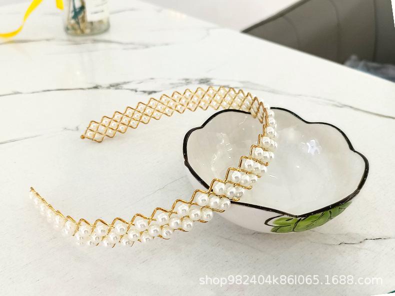 

Универсальный темперамент, легкая роскошная повязка на голову с жемчугом, свадебный ретро-украшение на голову, ручная работа, четырехрядная широкая повязка на голову 14CM