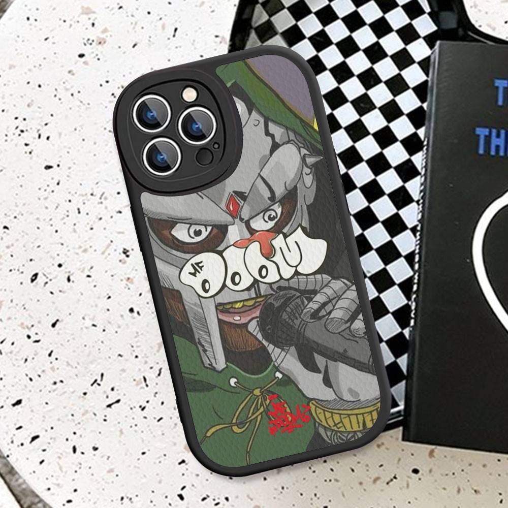

Fashion MF DOOM Hot Singer Phone Case Hard Leather For IPhone 16 15 14 13 12 Mini 11 14 Pro Max Xs X Xr 7 8 Plus Fundas iPhone 15