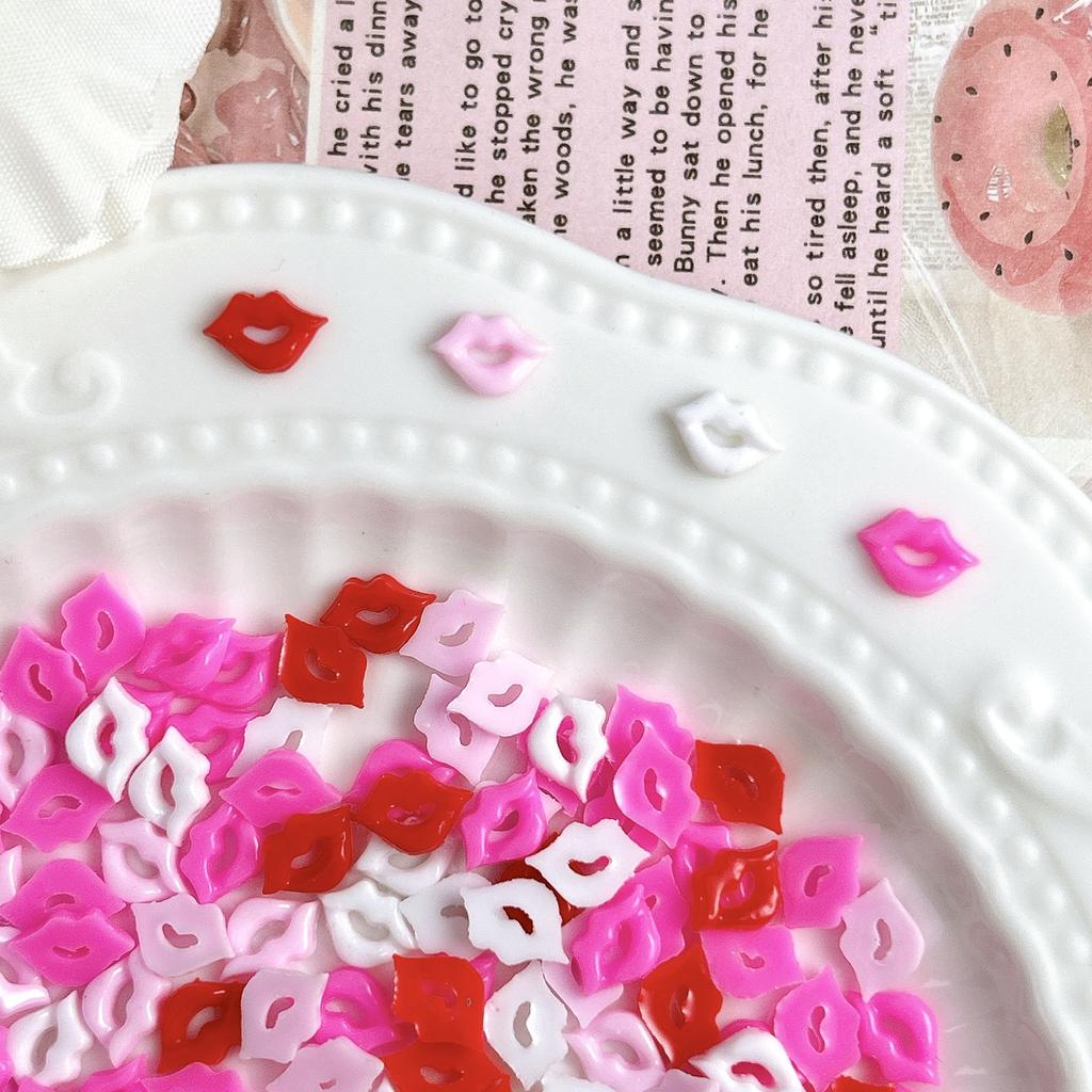Heißer Verkauf Bunte Lippen Dreidimensionale Nagelkunst-Verzierungen DIY Kleidungsknöpfe Handgefertigte Puppen-Verzierungen Zubehör
