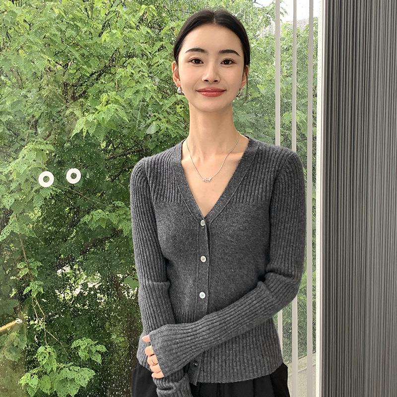 Women's Slim Fit V-Neck Cashmere Cardigan - 2024 Autumn/Winter Solid Color Knit Top