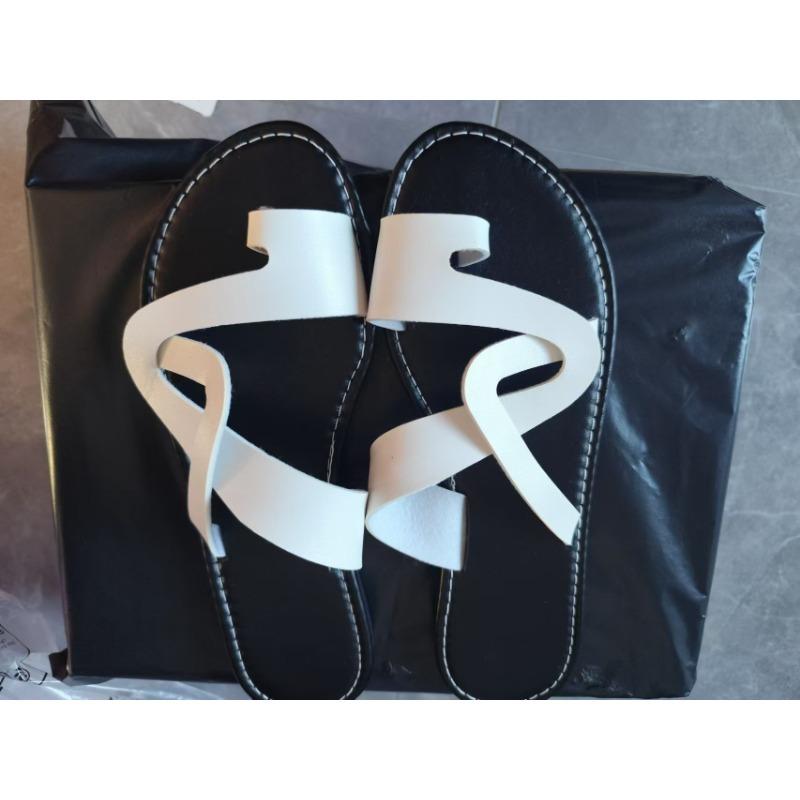 Damen Außenhandel Übergröße Europäischer und amerikanischer Stil Neue coole Hausschuhe Sommer Casual Oberbekleidung Zehenbedeckung Wort mit flachen Sohlenhausschuhen