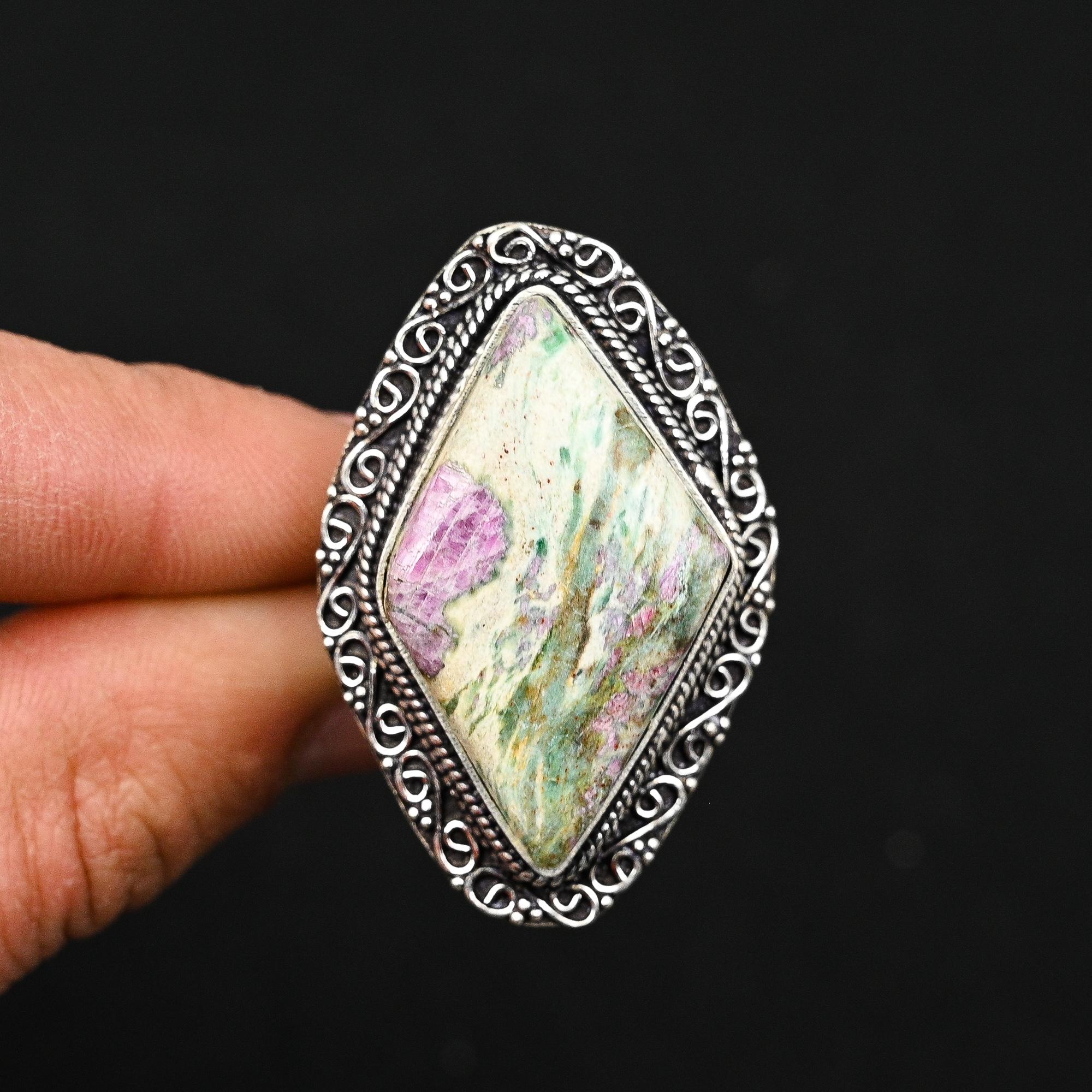 

Ювелирное кольцо ручной работы из стерлингового серебра 925 пробы с рубином цоизитом, размер 8