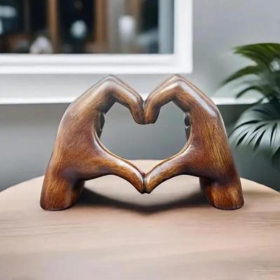 11cm*18.5cm Resin Love Heart Hand Figurine Sculpture Statue Sculpture Home Office Desktop Decoration Ornament Christmas Gift