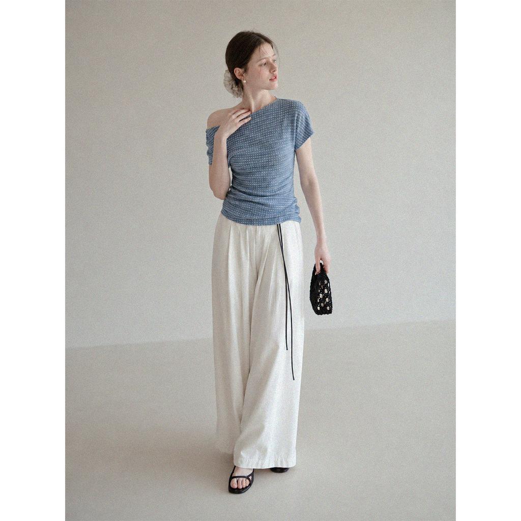 Blue polka dot slanted shoulder off-shoulder short-sleeved t-shirt women's summer slim-fitting and thin temperament versatile top