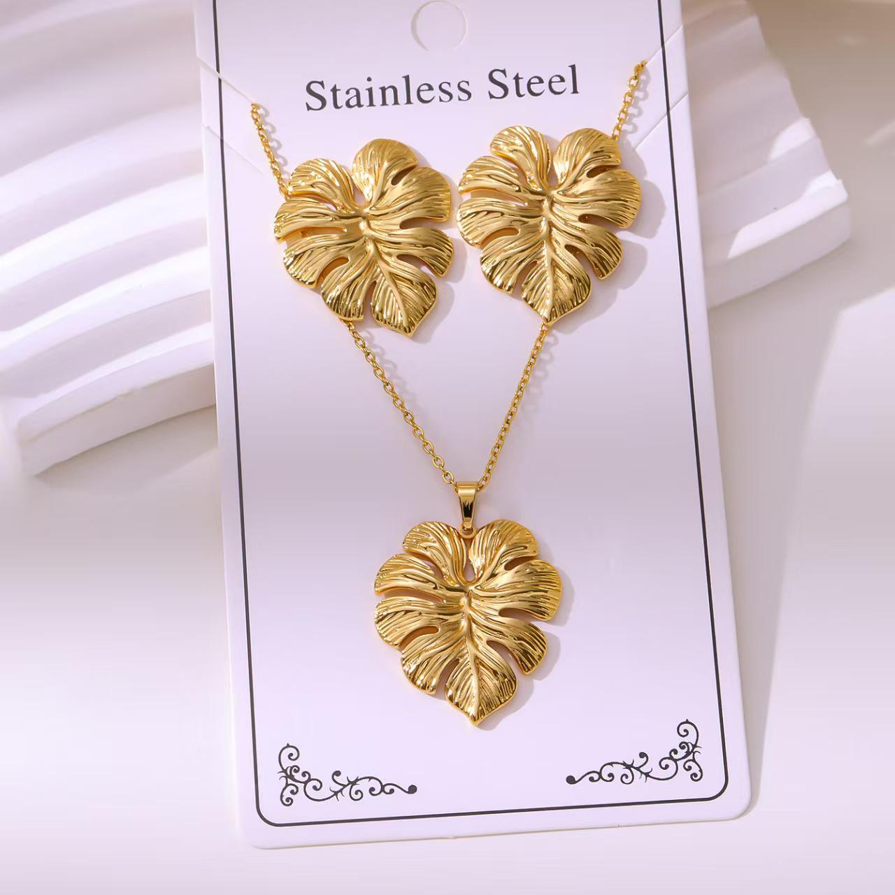 

High-End European & American Petal Embossed Necklace & Earrings Set for Women - Titanium Steel