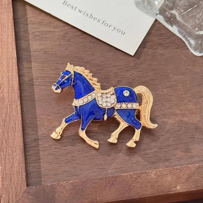 Klassische Strass Pferde Broschen für Damen Tierkreiszeichen Anstecknadeln Lässige Party Accessoires Neujahrsgeschenke Freunde