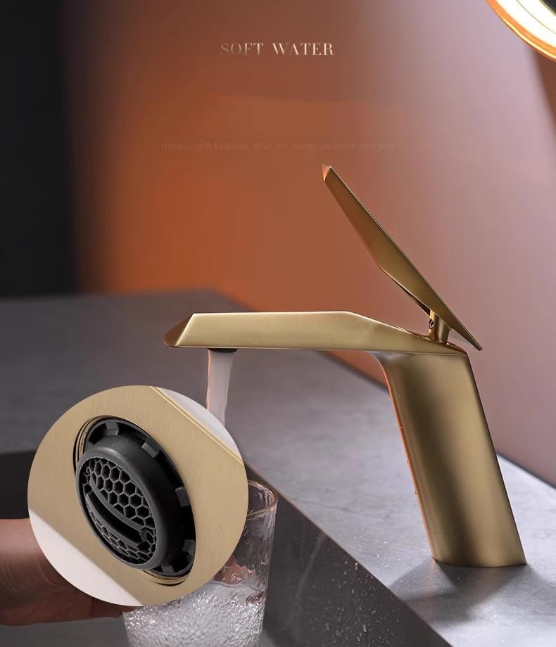 Brush Gold Basin Faucet Bathroom Single Lever Hot and Cold Sink Lead Free Mixer Tap Faucet Solid Brass Basin Lavtory Faucet