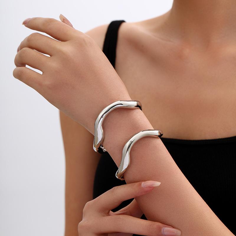Bracelet INS Minimalist Irregular Wave Jewelry Metal Glossy Bracelet Ladies Jewelry