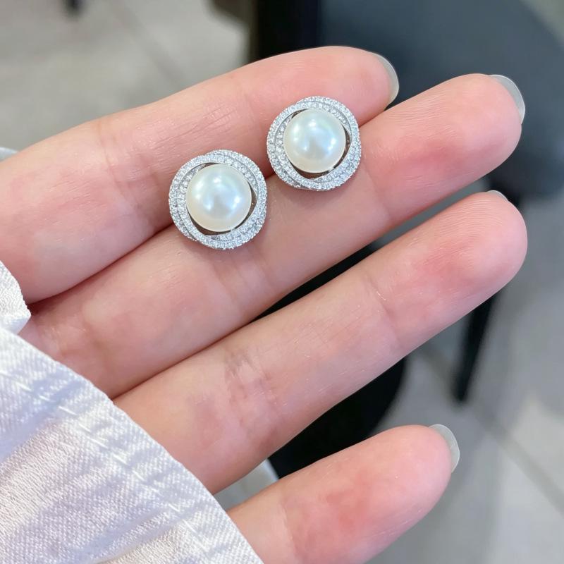 Xiao Yin S999 Sterling Silver Inlaid Mother-of-Pearl Stud Earrings, Elegant Geometric Design for Women.