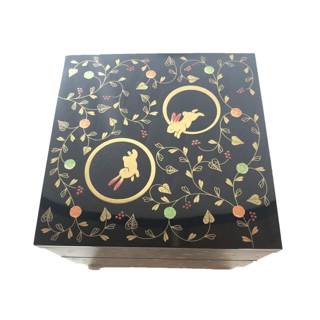 Maeju Lacquerware Rabbit Arabesque 6.5 Three-tiered Bento Box, Black with Red Interior 8R-314