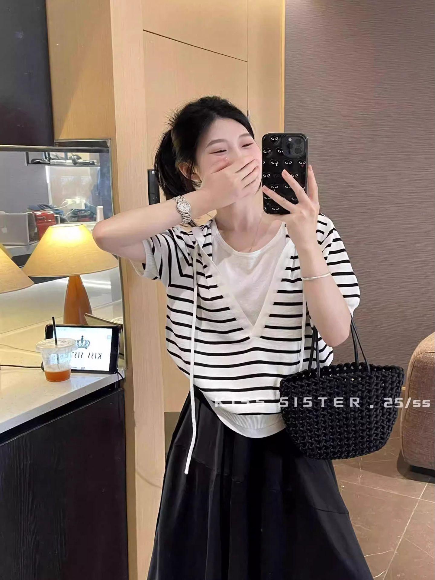 

2025 Летний Синий Полосатый Трикотажный Топ с Капюшоном и Коротким Рукавом из Ледяного Шелка, Имитирующий Двойку One Size [Recommended for up to 125 pounds]