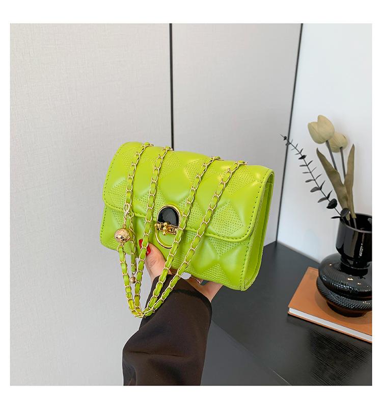 

Fashion embroidered thread small square bag women s 2024 summer versatile high-end lock chain single shoulder messenger bag зелений