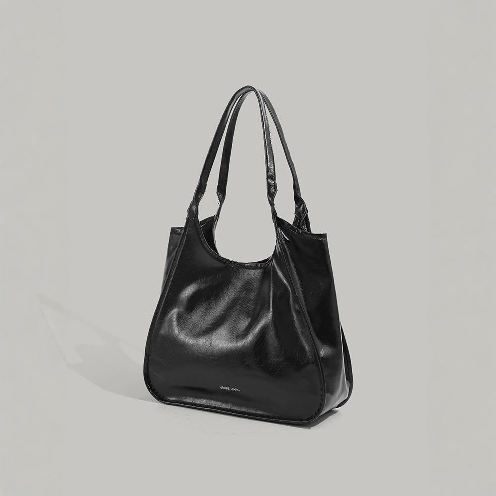 Summer 2025 New Niche Large Capacity Tote Bag for Women, Simple and Versatile Oil Wax Leather Handbag, Trendy Large Shoulder Bag