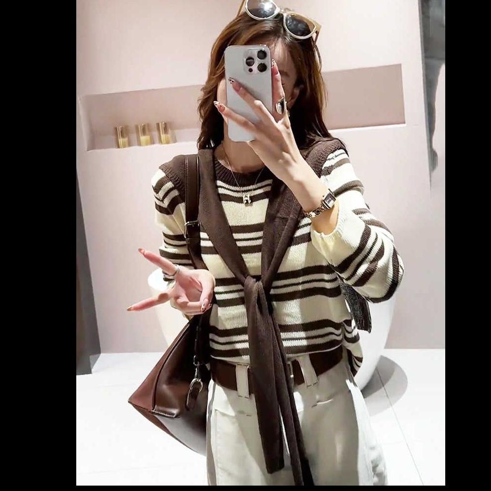 2025 New Women's Autumn Striped Shawl Knitwear: Loose, Relaxed Two-Piece Style for Spring/Autumn