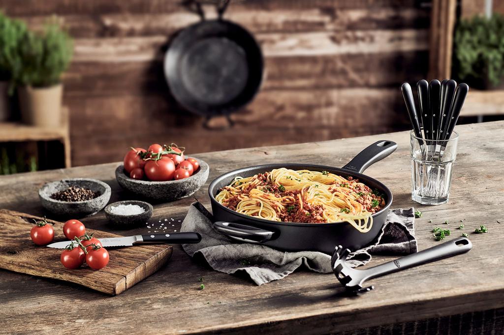 Ballarini Avola Flatware Set in Cream White Japanese Ballarini Avola Flatware 20-Piece (Official Product) 01222-320