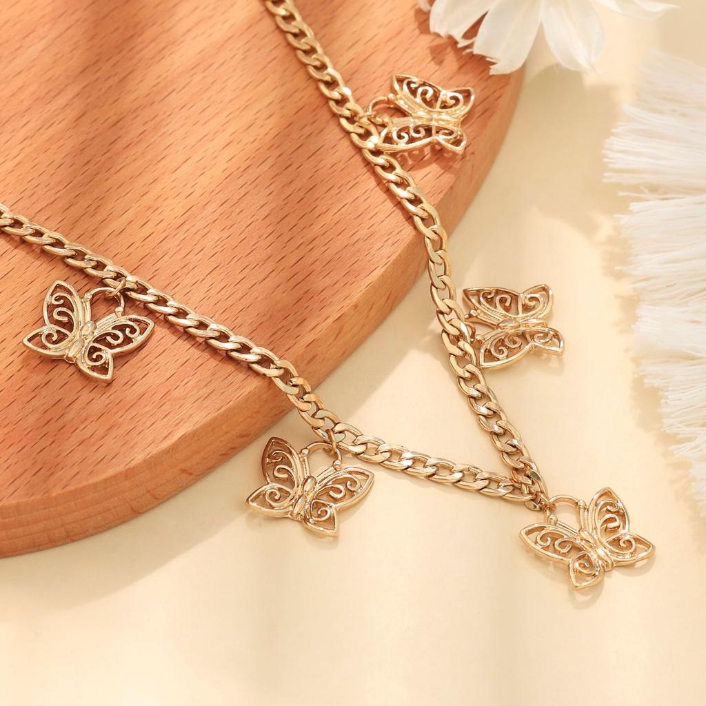 Fashion Personality Simple Creative Fashion Metal Hollow Butterfly Chain Pendant Ladies Necklace Necklace