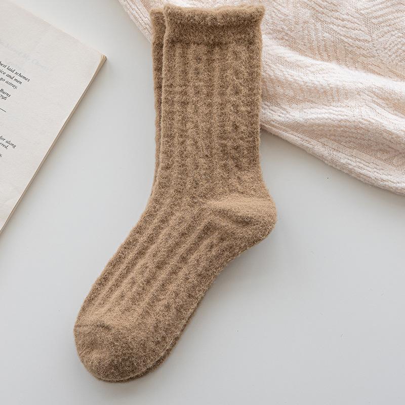 Thick Wool Socks for Autumn and Winter, Twisted Warm Mid-calf Socks for Women, Solid Color, Retro and Versatile Women's Socks